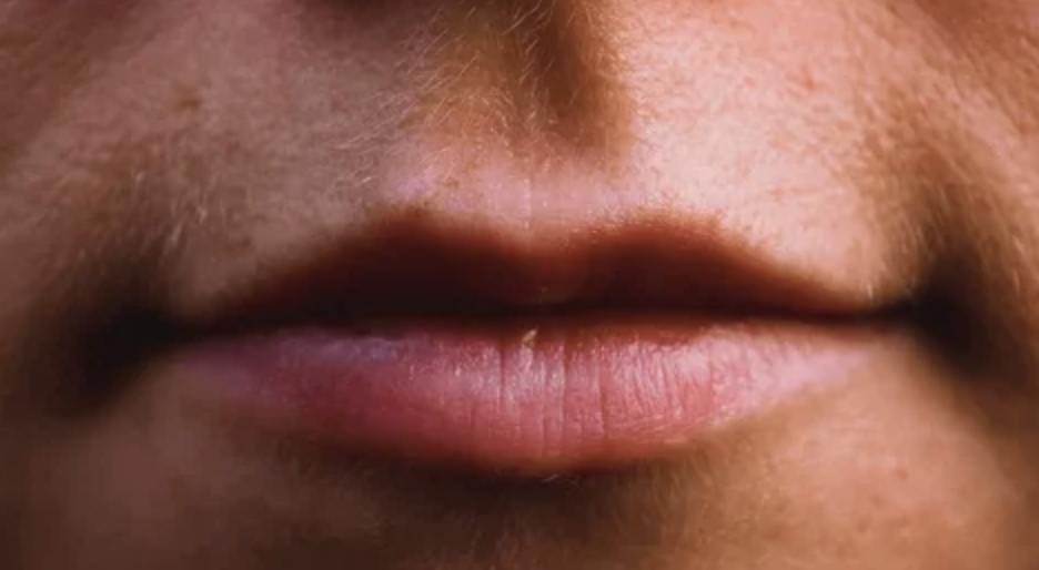 ¿Por qué algunas personas no pueden cerrar los labios sin hacer esfuerzo?